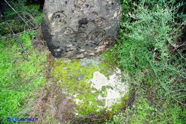 Ricostruzione della stele di Ilbono